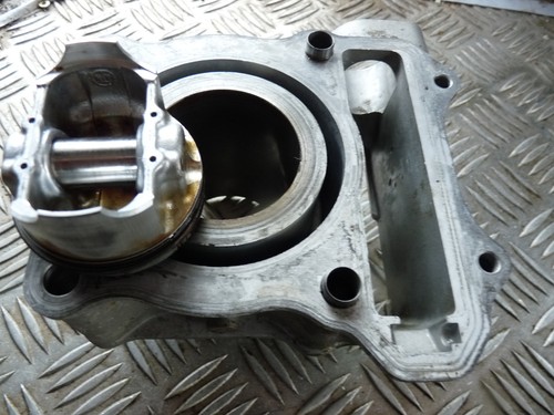 Piston cylindre 125 - cylindre, daelim